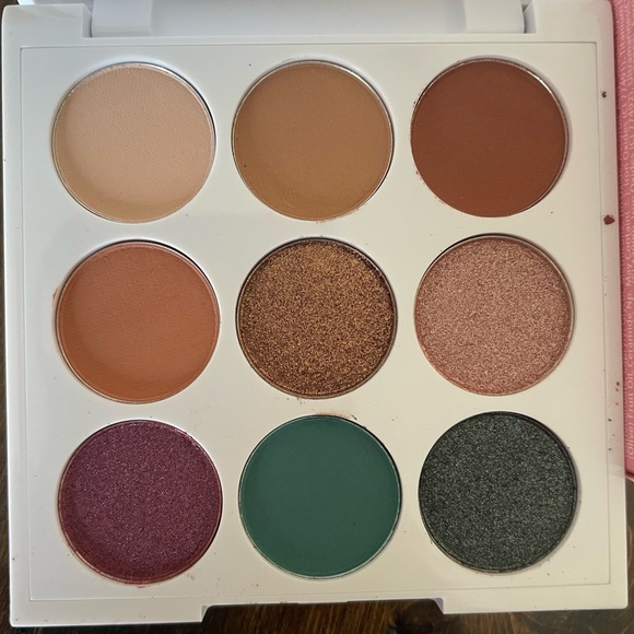 New in Box Chica Beauty Fiesta Mini Eyeshadow Palette - Picture 3 of 3